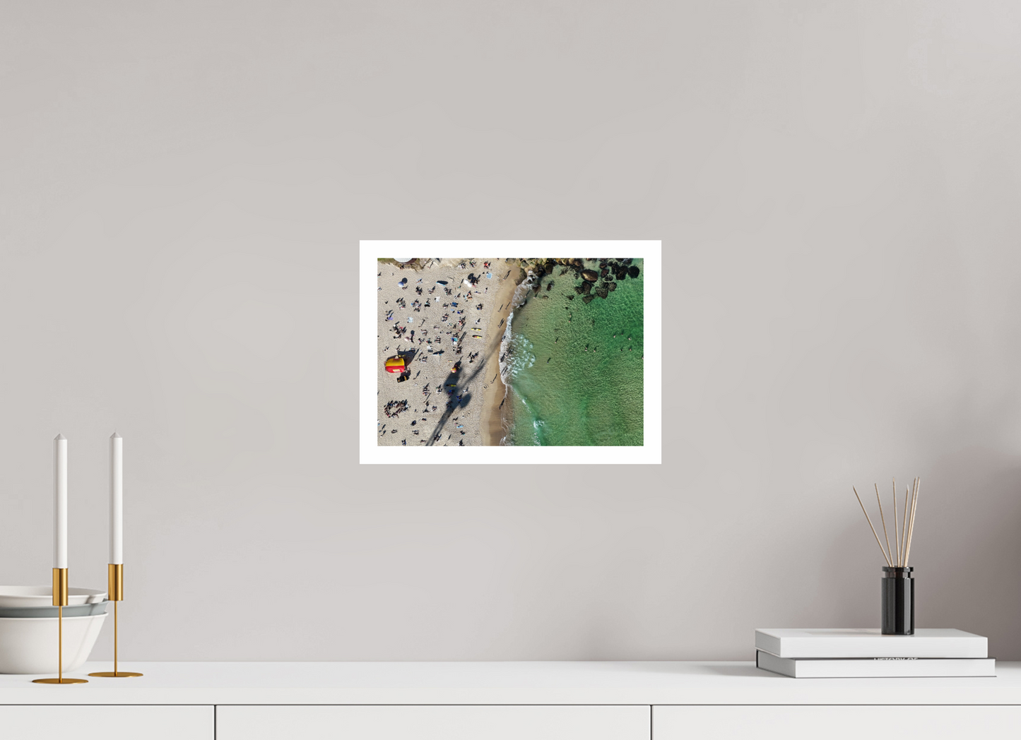 DIN A4 (29,7 x 21 cm), Fine Art Pearl A4 2cm Border Coogee Beach – Summer Crowd Fine Art Print